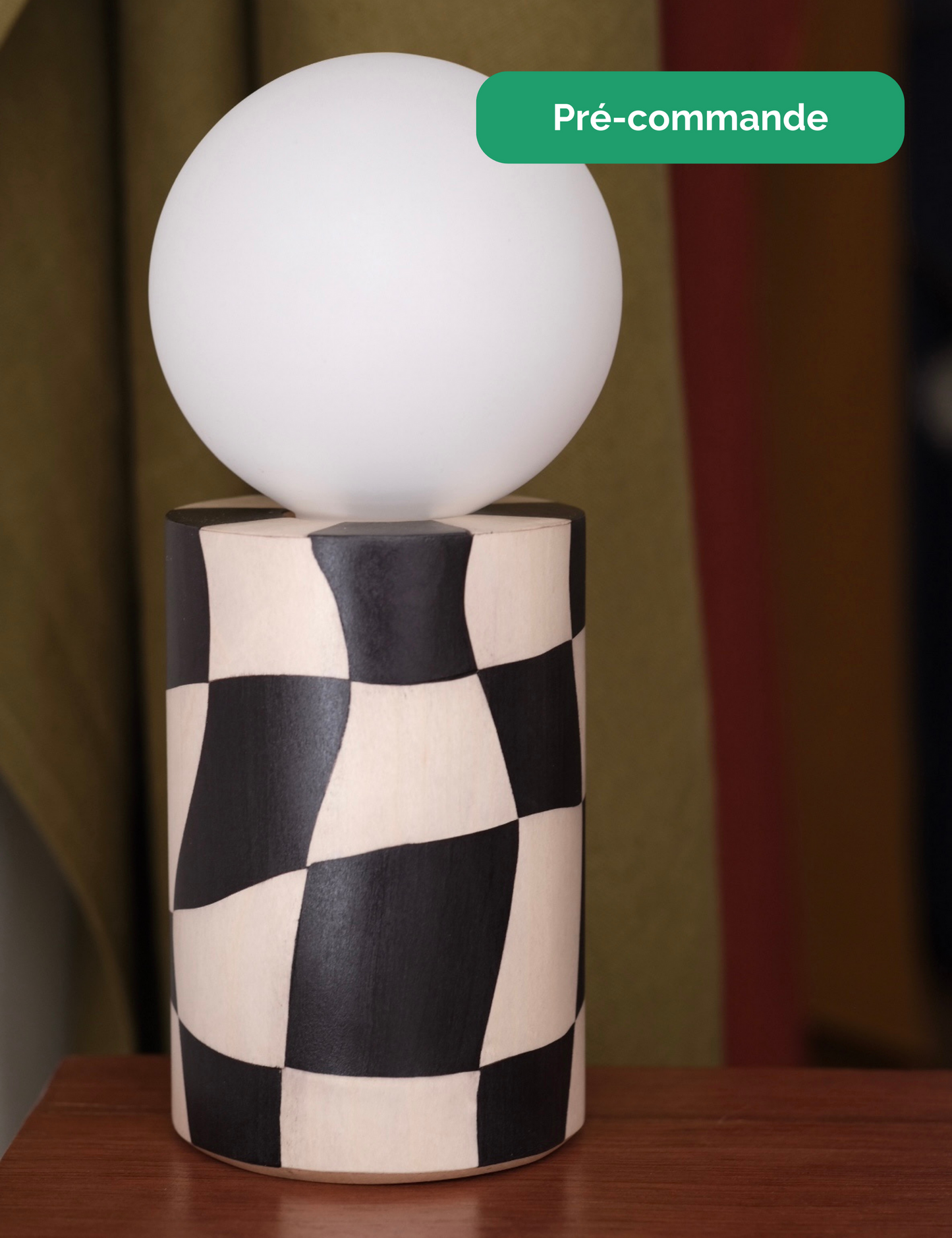 LAMPE PION NOIRE EN MARQUETERIE DE BOIS